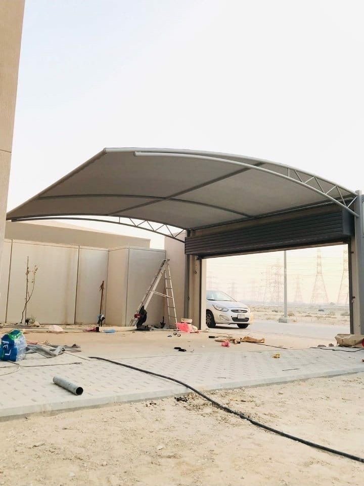 تساعد مظلات السيارات على حماية المركبات من أشعة الشمس والعوامل الجوية، كما يمكن أن تضيف مظهرًا مرتبًا إلى مواقف المنازل والفلل والمنشآت…